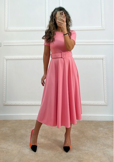 Midi φόρεμα με ζώνη ροζ