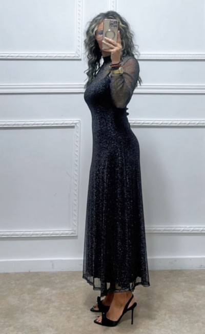 Μακρύ φόρεμα με διαφάνεια