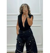 Κορμάκι με βαθύ V και κόσμημα