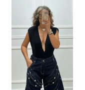 Κορμάκι με βαθύ V και κόσμημα