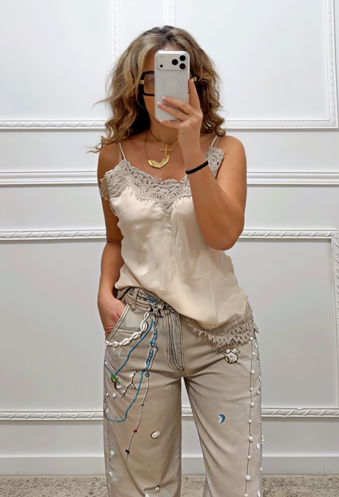 Lingerie με δαντέλα μπεζ
