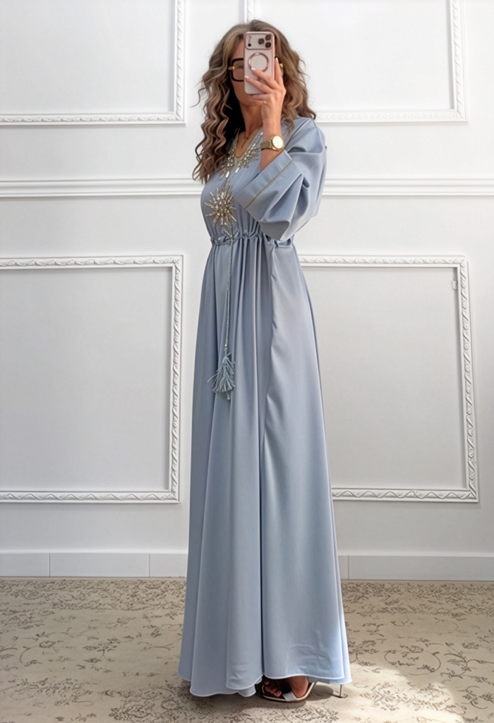 Μακρύ φόρεμα γαλάζιο Μακρύ φόρεμα γαλάζιο