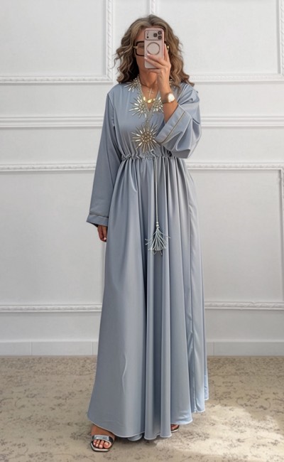 Μακρύ φόρεμα γαλάζιο Μακρύ φόρεμα γαλάζιο