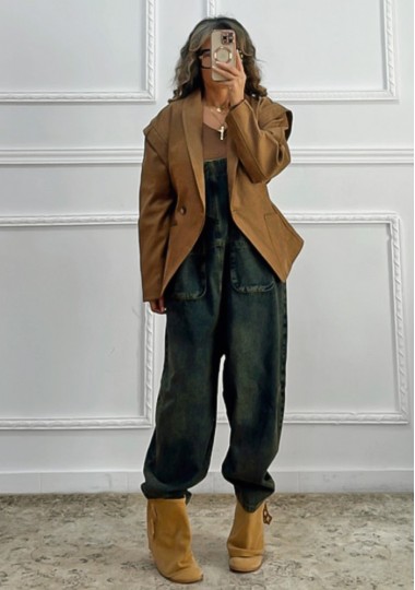 Σακάκι σουέτ με έντονους ώμους