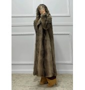 Μακριά oversized γούνα Μακριά oversized γούνα