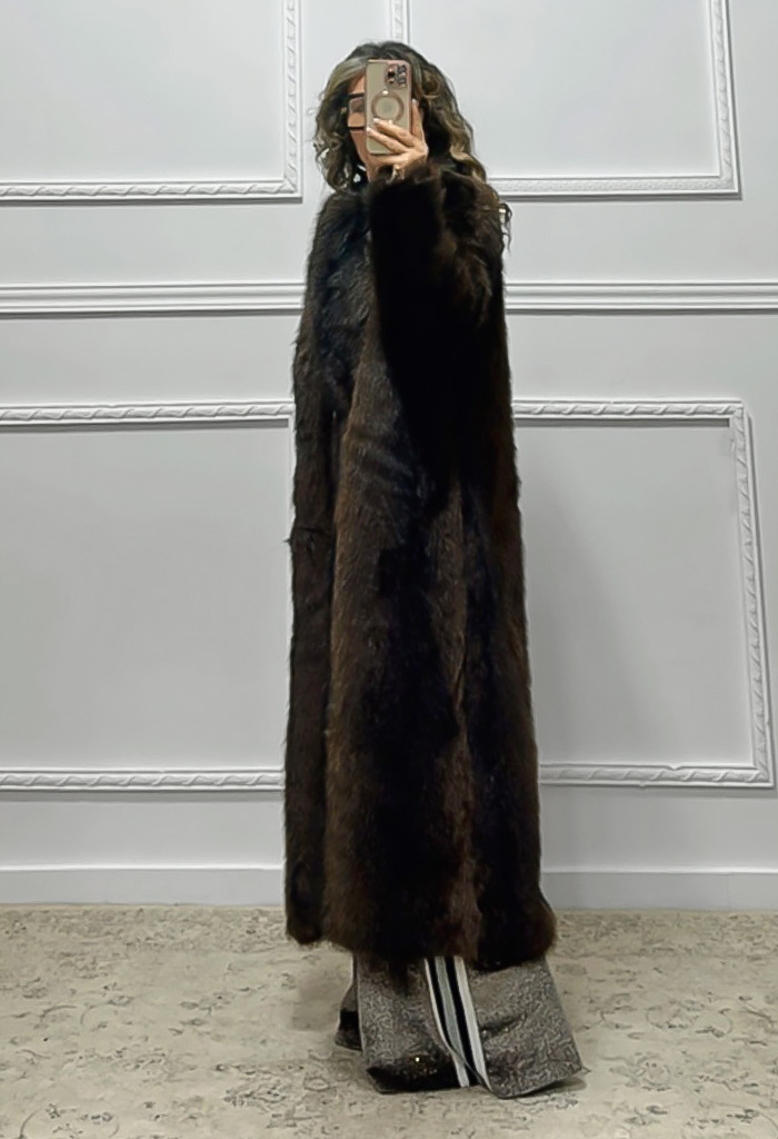 Μακριά oversized γούνα Μακριά oversized γούνα