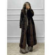 Μακριά oversized γούνα Μακριά oversized γούνα
