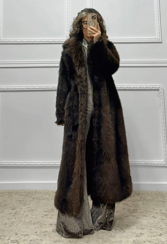 Μακριά oversized γούνα Μακριά oversized γούνα