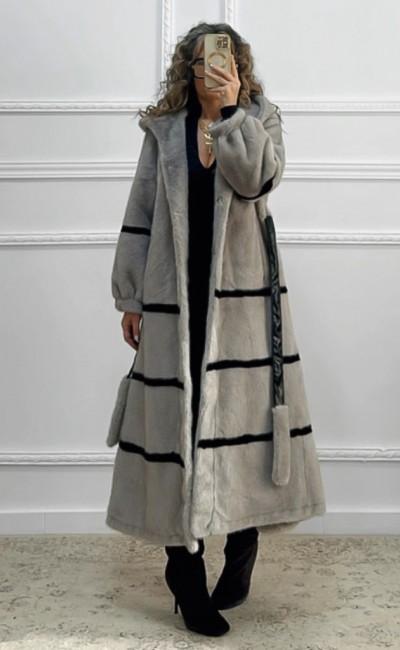 Μακριά γούνα με ρίγες γκρι