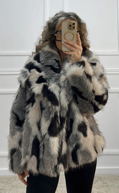 Γούνα με εντυπωσιακό γιακά γκρι