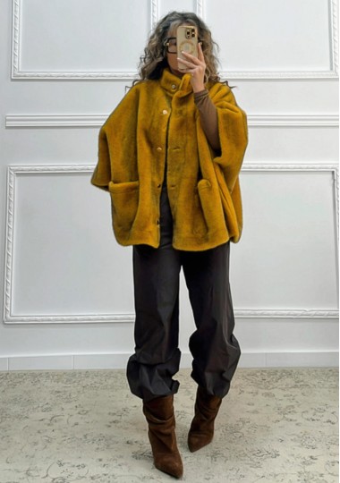 Γούνα με ιδιαίτερο μανίκι