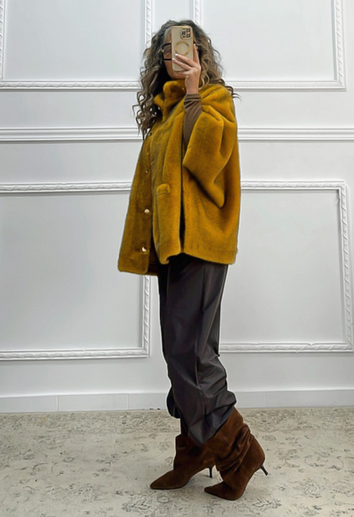 Γούνα με ιδιαίτερο μανίκι