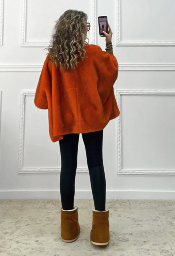 Γούνα με ιδιαίτερο μανίκι