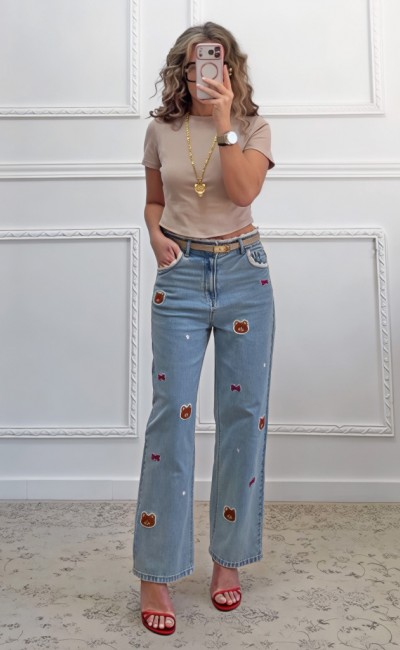 Τζιν παντελόνι με λεπτομέρειες