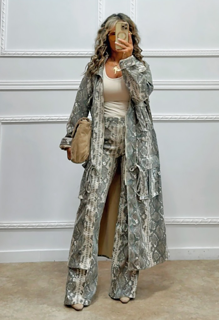 Παντελόνι καμπάνα snake print Παντελόνι καμπάνα snake print