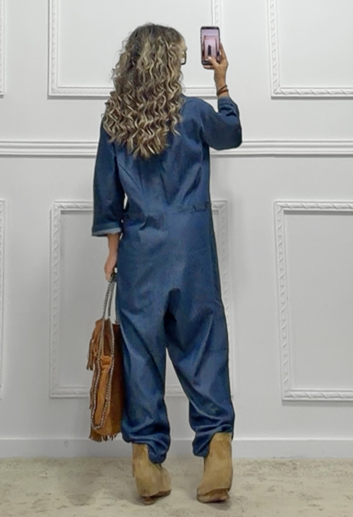 Ολόσωμη φόρμα σε super baggy γραμμή Ολόσωμη φόρμα σε super baggy γραμμή