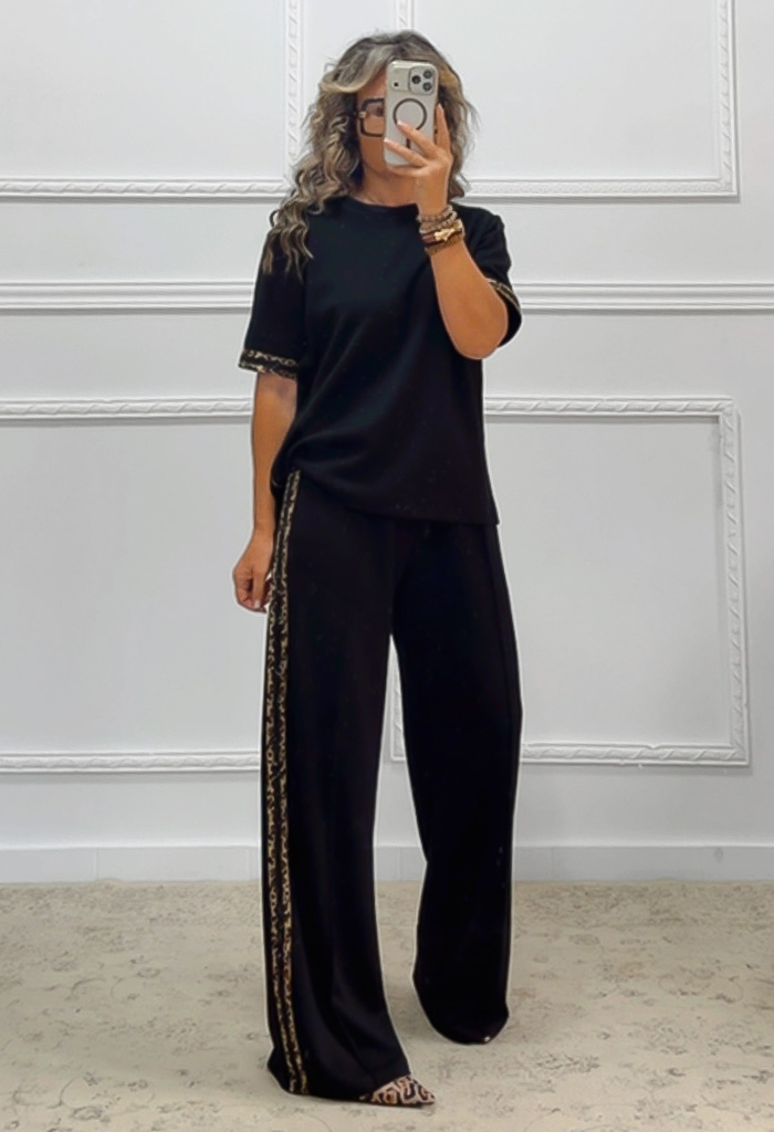 Σετ με animal print λεπτομέρειες Σετ με animal print λεπτομέρειες
