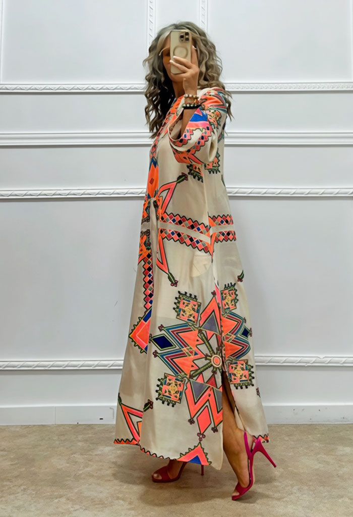 Μακρύ καφτάνι με κεντήματα