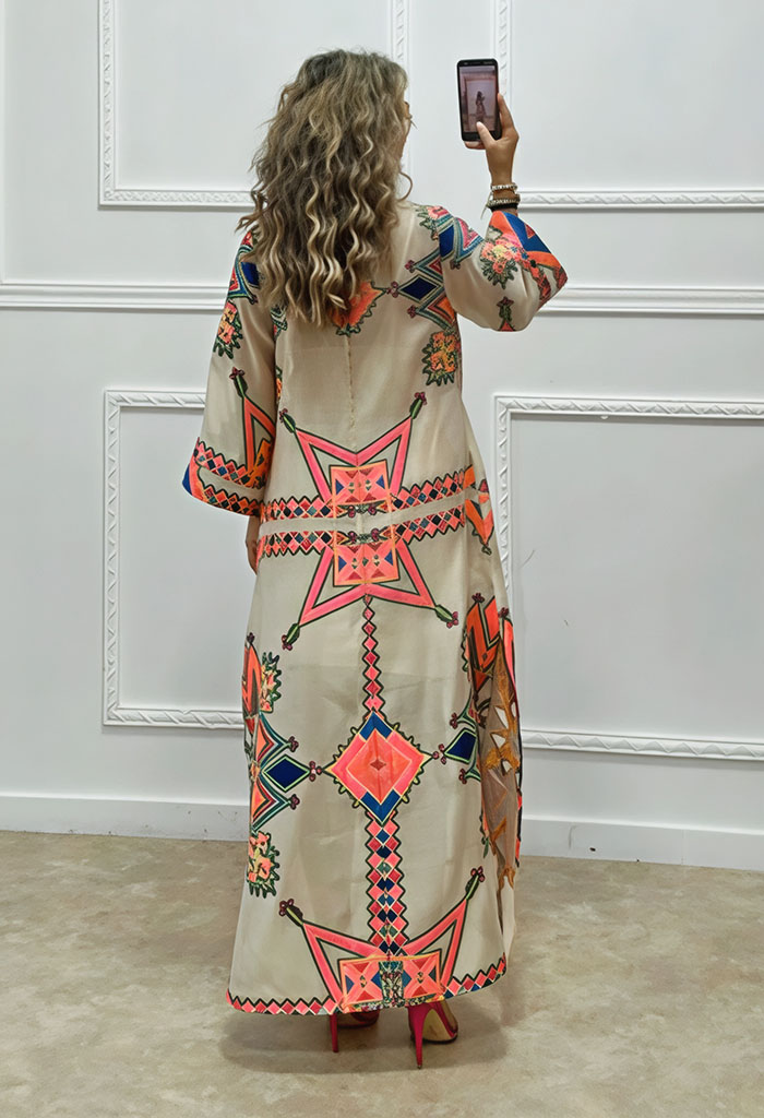 Μακρύ καφτάνι με κεντήματα