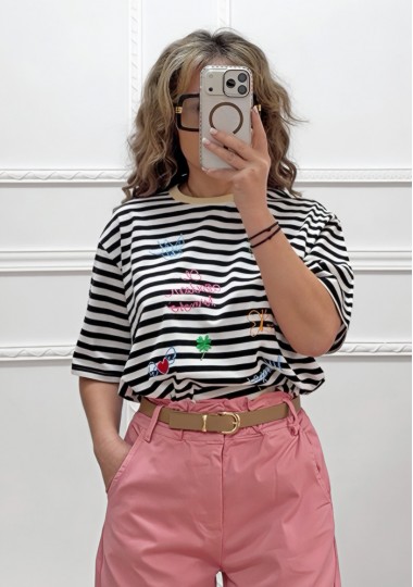 Μαρινιέρα με κεντημένες λεπτομέρειες