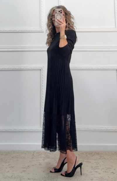 Φόρεμα πλισέ με δαντέλα Φόρεμα πλισέ με δαντέλα