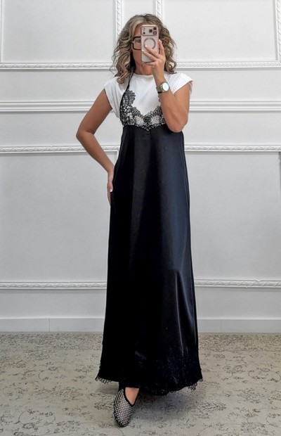 Μακρύ φόρεμα με συνδυασμό υφασμάτων