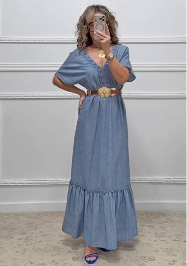 Φόρεμα με V άνοιγμα