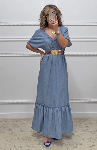 Φόρεμα με V άνοιγμα