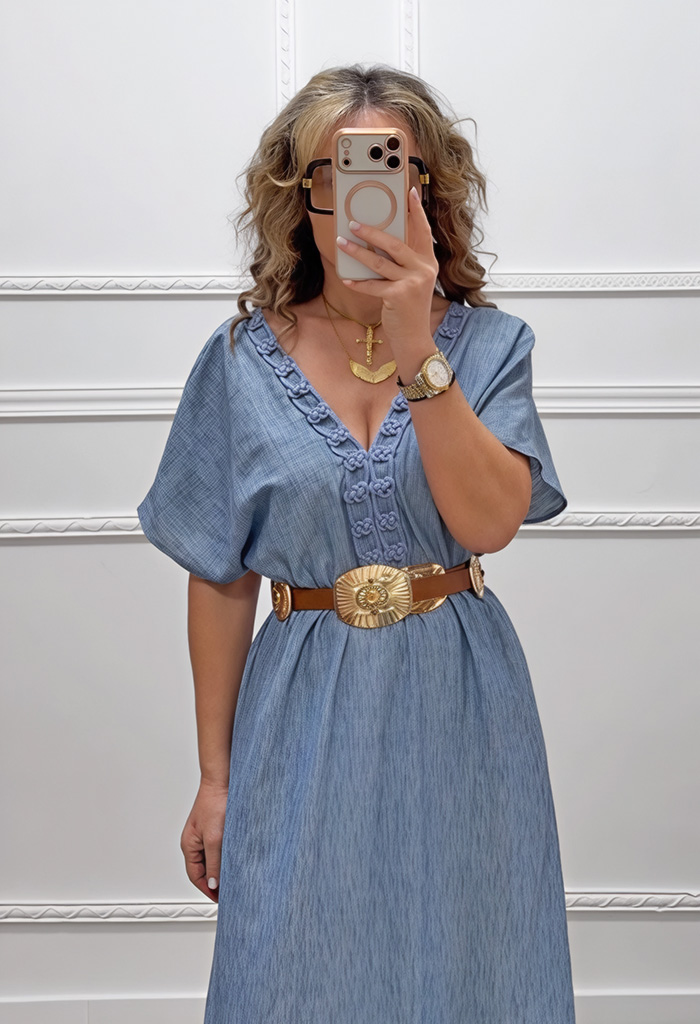 Φόρεμα με V άνοιγμα