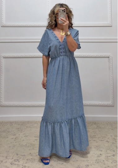 Φόρεμα με V άνοιγμα