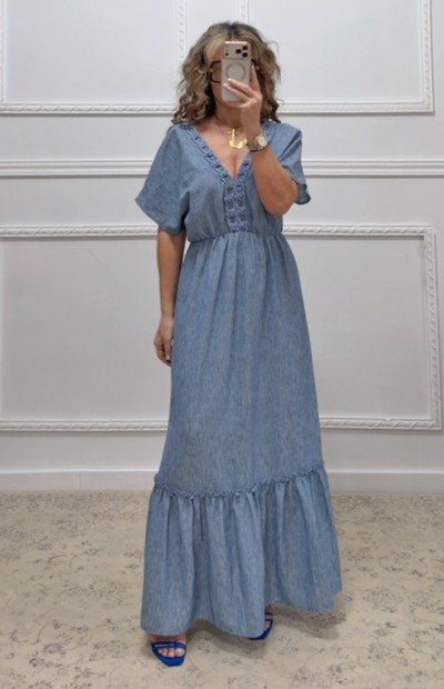 Φόρεμα με V άνοιγμα