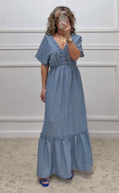 Φόρεμα με V άνοιγμα