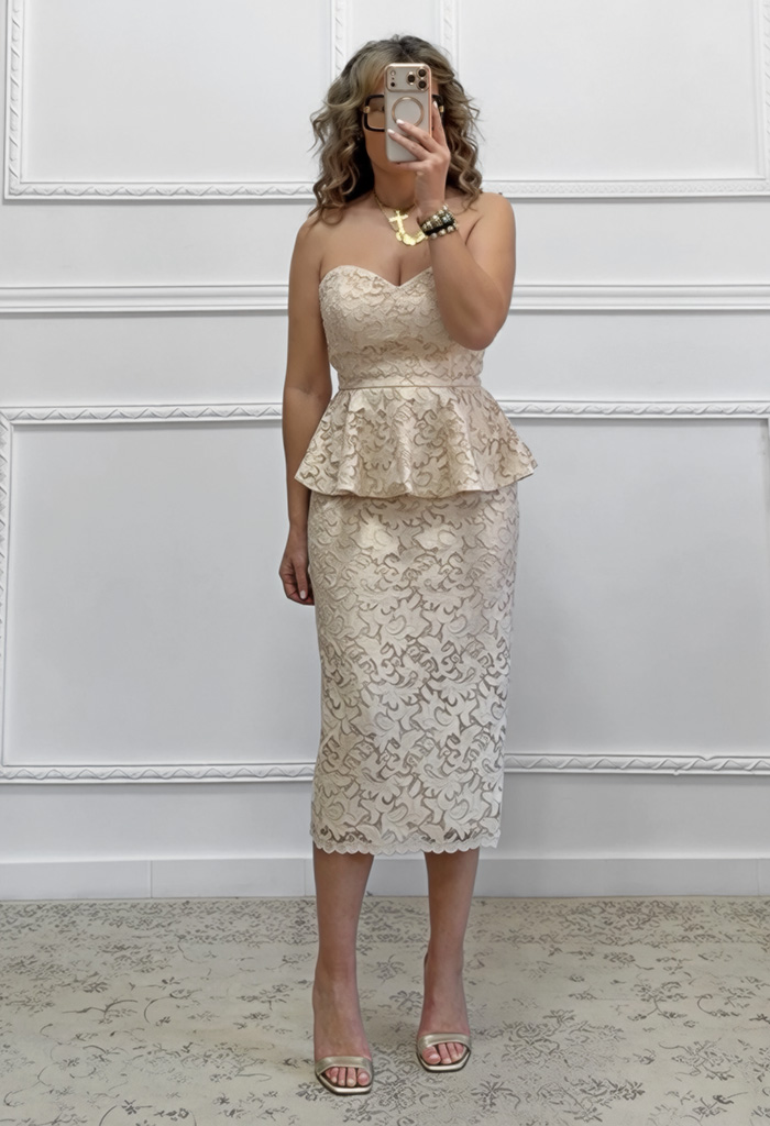 Midi δαντελένιο φόρεμα με peplum