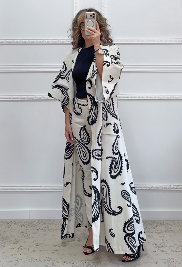 Εφαρμοστό παντελόνι εμπριμέ