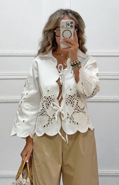 Jacket με διάτρητες λεπτομέρειες