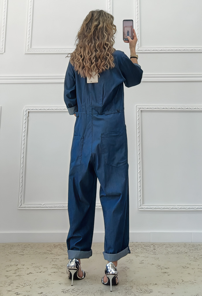 Ολόσωμη φόρμα σε super baggy γραμμή