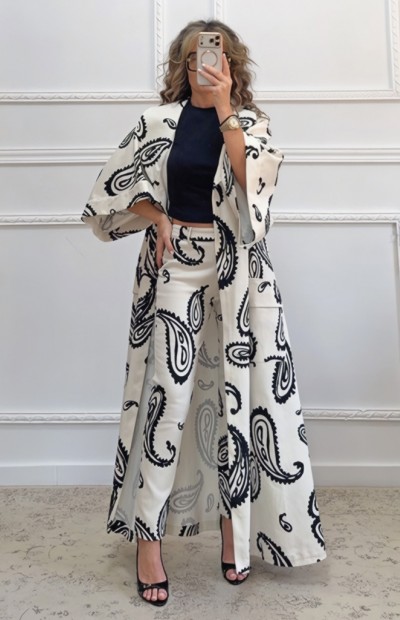 Εφαρμοστό παντελόνι εμπριμέ