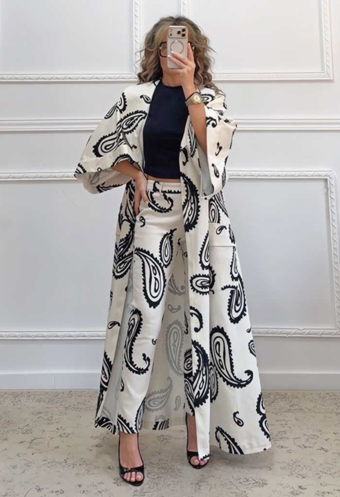 Εφαρμοστό παντελόνι εμπριμέ