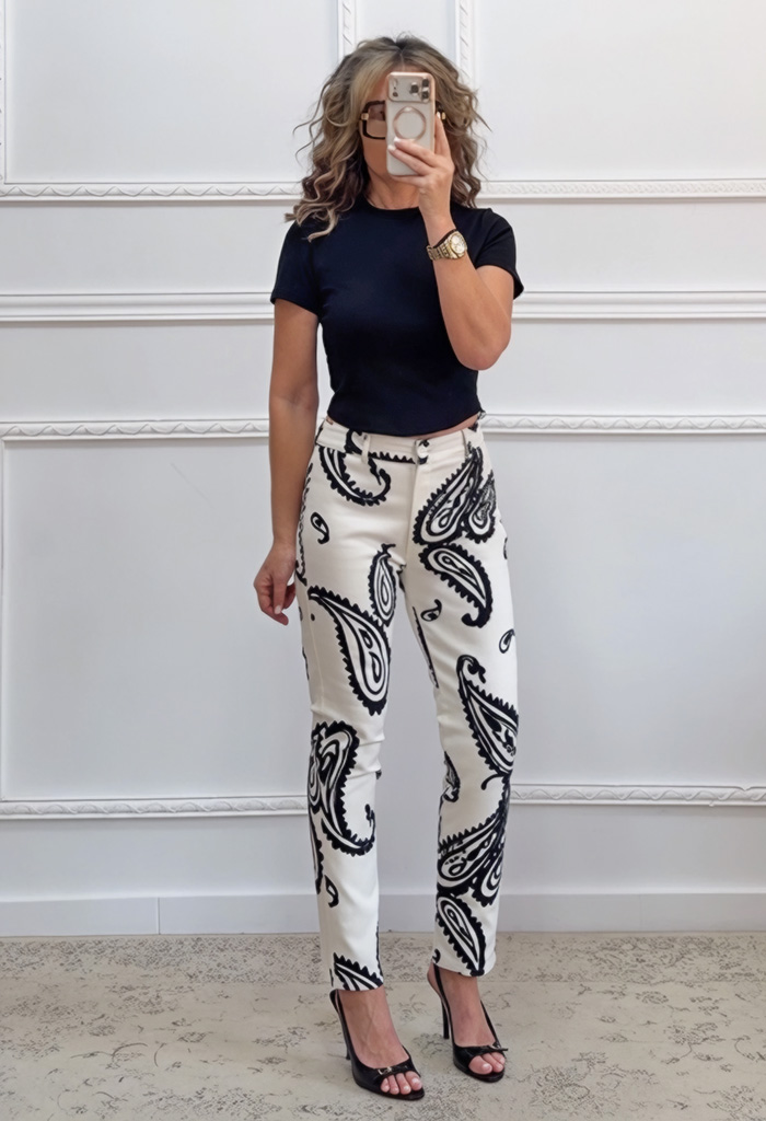 Εφαρμοστό παντελόνι εμπριμέ