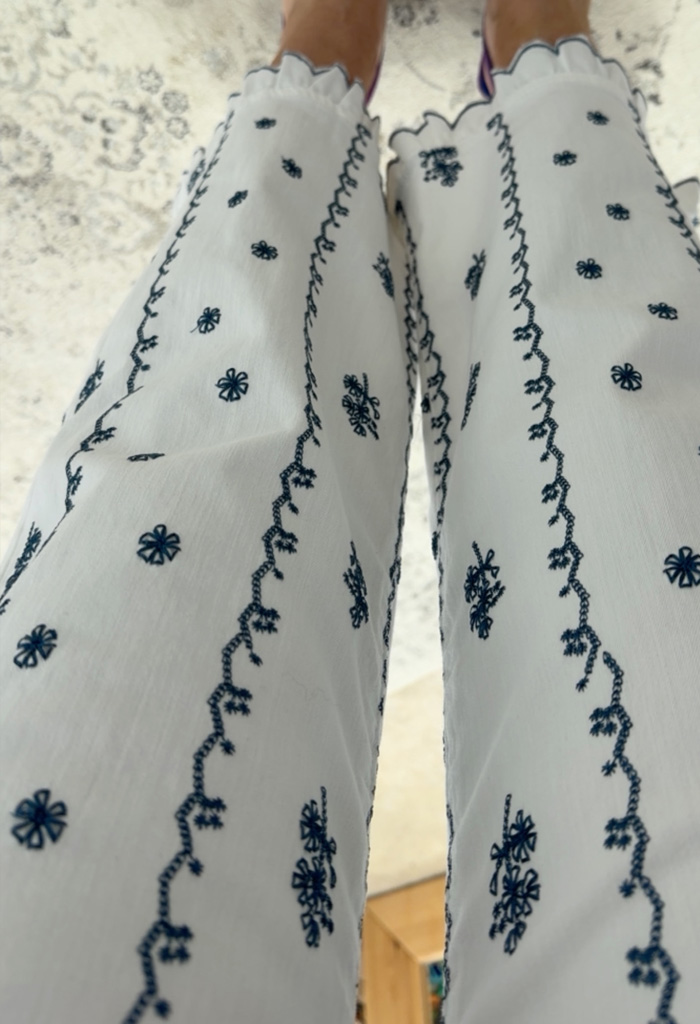 Παντελόνι με κεντήματα