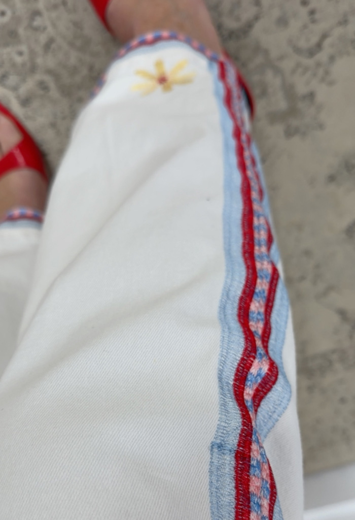 Παντελόνι με κεντήματα