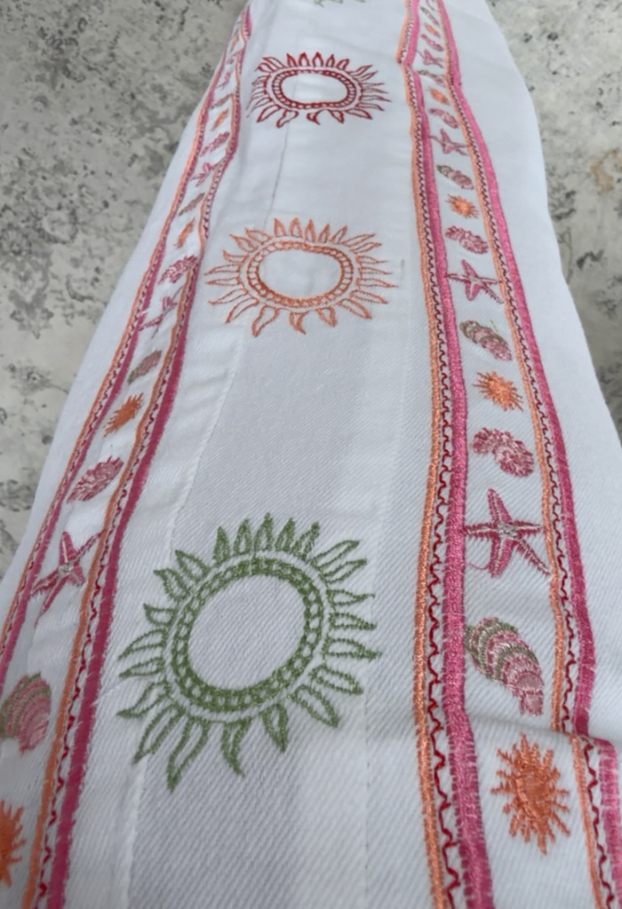 Παντελόνι με κεντήματα