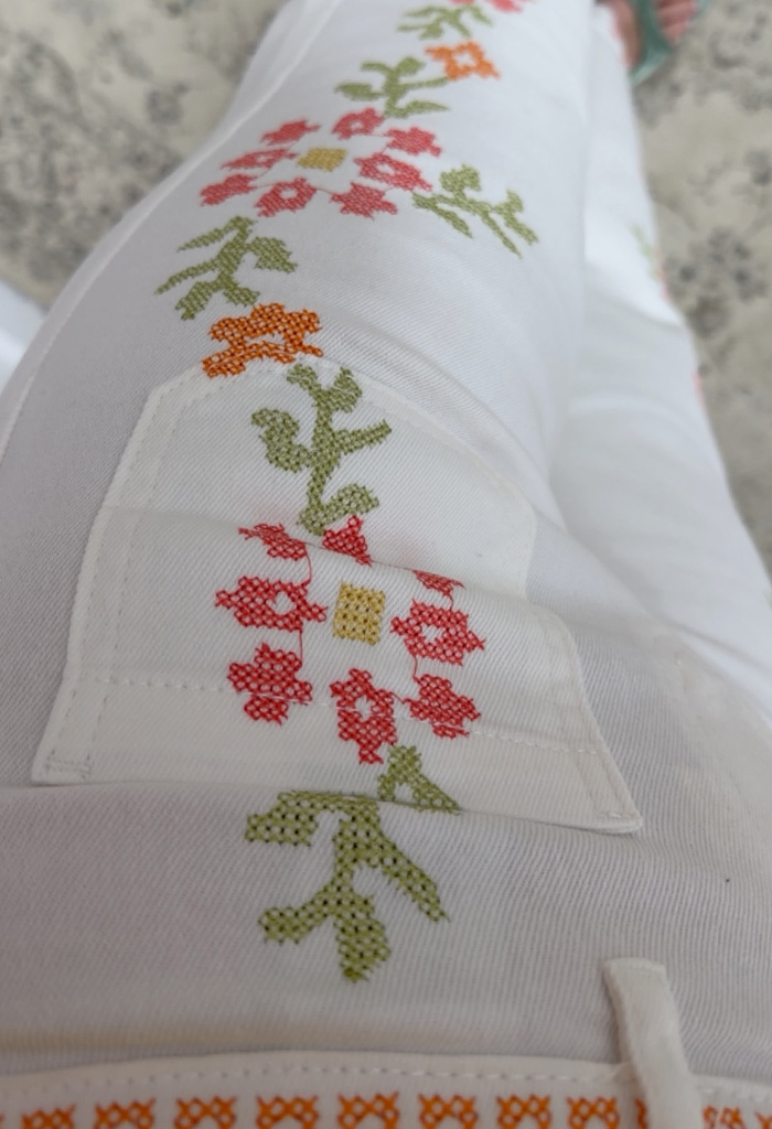 Παντελόνι με κεντήματα