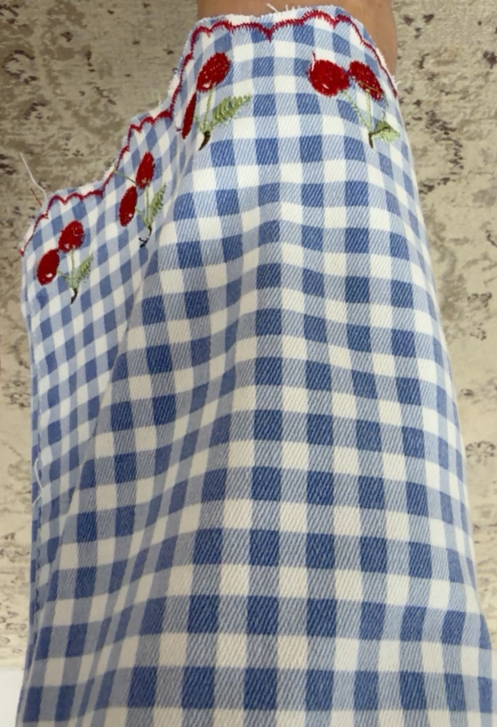 Παντελόνι καρό με κεντήματα