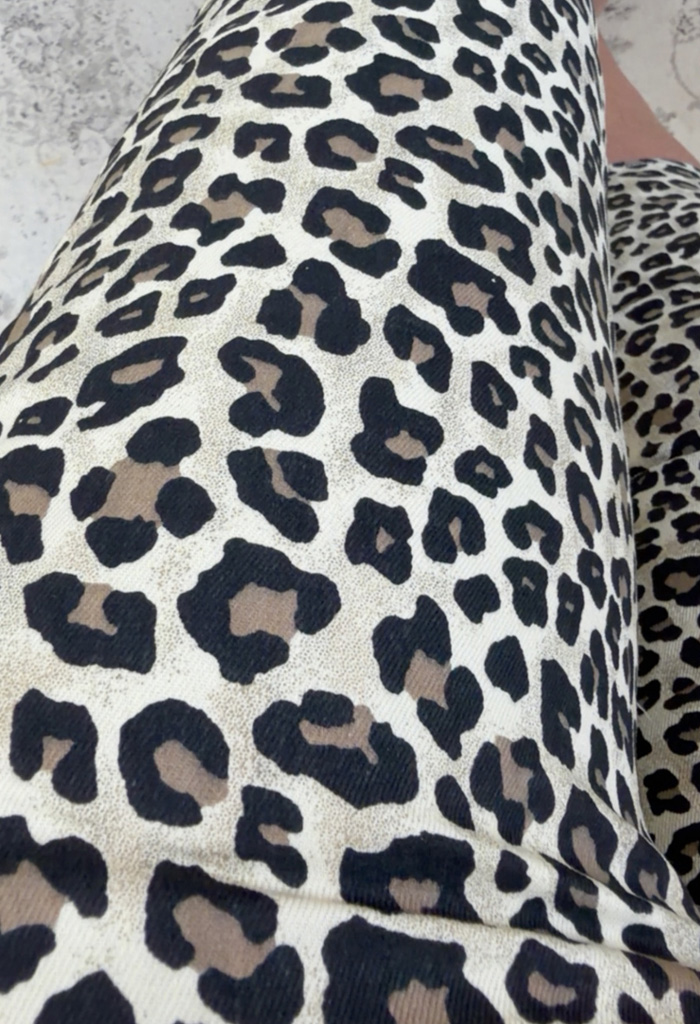 Κάπρι παντελόνι animal print Κάπρι παντελόνι animal print