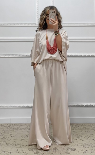 Φόρμα μπεζ της άμμου