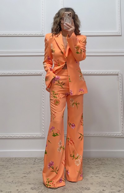 Floral κοστούμι πορτοκαλί Floral κοστούμι πορτοκαλί