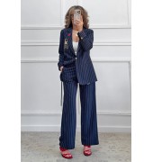 Ριγέ κοστούμι