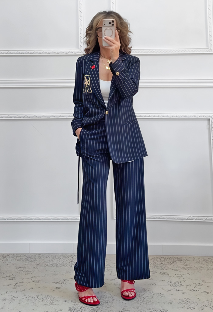 Ριγέ κοστούμι