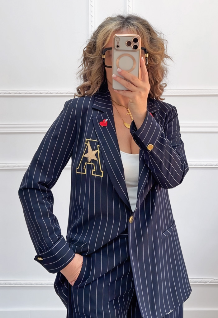 Ριγέ κοστούμι